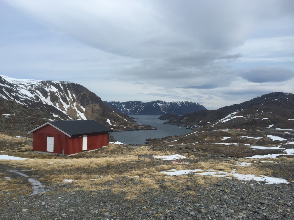 Refuge hut, halfway up first mountain