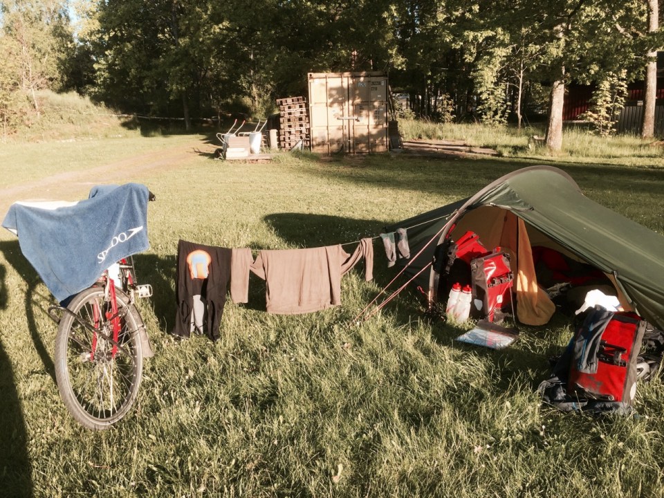 Pitched up in Glyttinge - washing drying