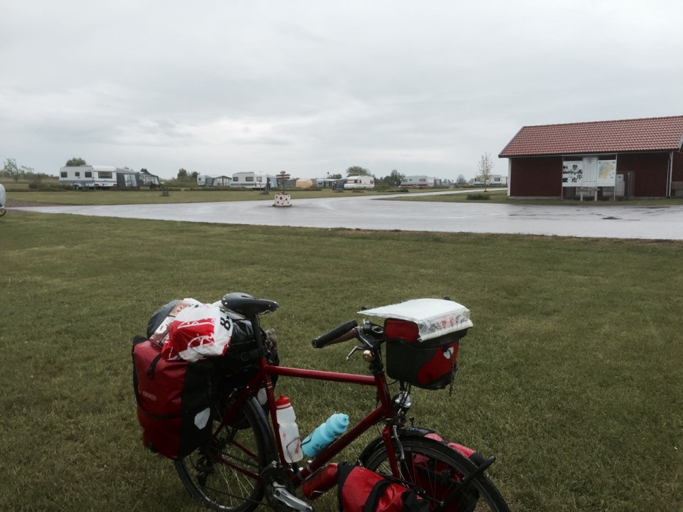 Oninge - bit damp and blustery as squalls move through