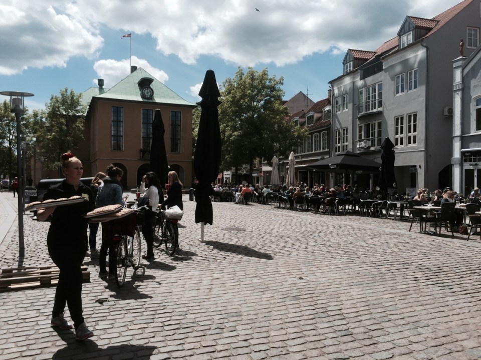 Lots of people out in cafes in Sonderborg