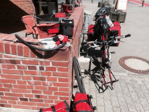 Puncture repair in Hohn, Lobster claiming he's trying to help but pincers make it awkward