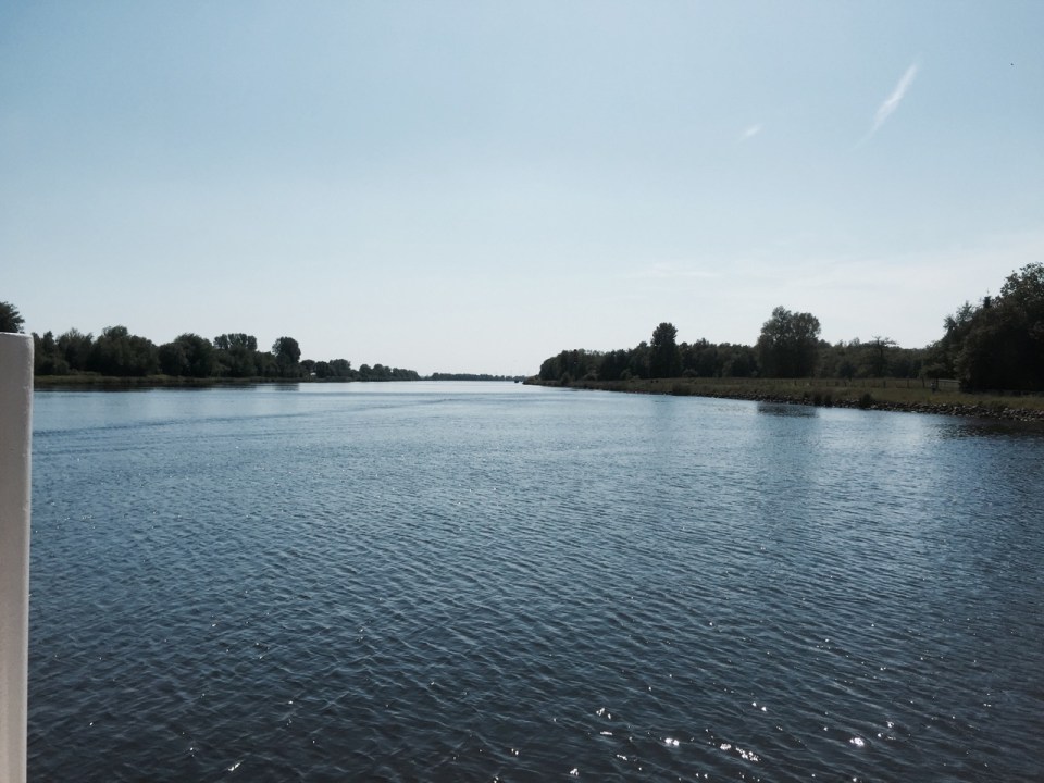 Crossing the Kanal - superb weather for it