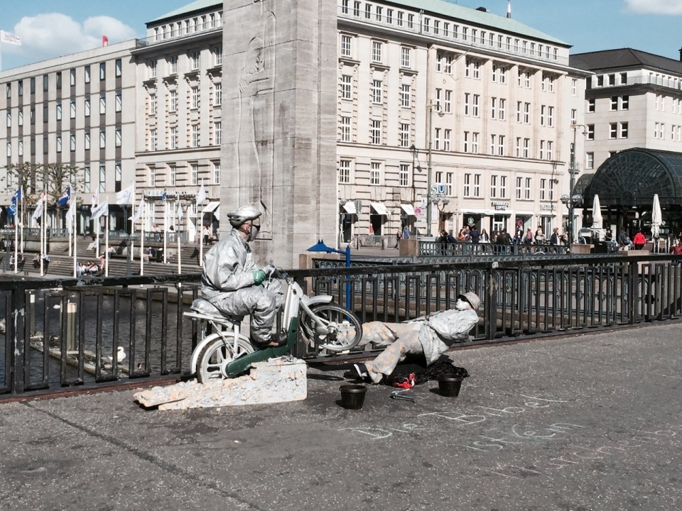 Hamburg Street performers 2