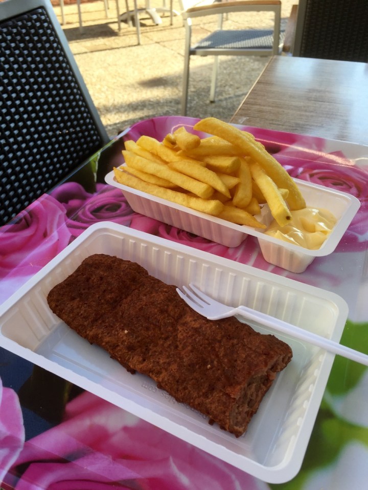 A Mexicana and chips; different from the Hamburg version of a Mexicana