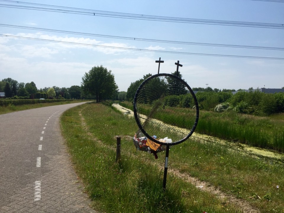 Holland - an example of a most excellent roadside bin