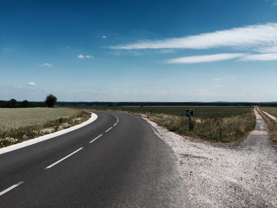 Road to Vic-sur-Aisne