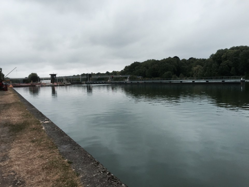Riding alongside the Seine 2