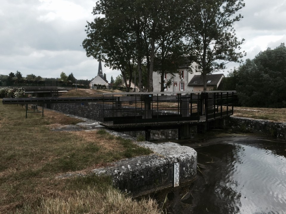 Lock on the way to Coudroy