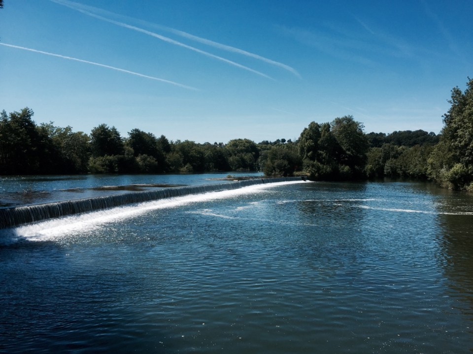 Riding alongside the Charente to Sireuil
