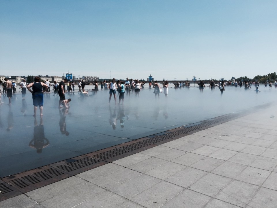 Miroir D'Eau with mist