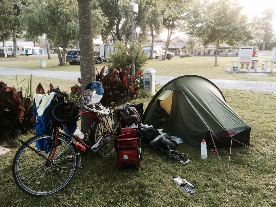 Packing up at Camping-du-Lac, Ondres