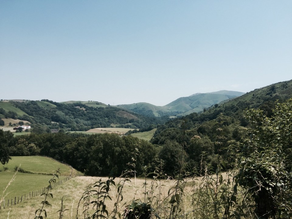 View through the mountains - Pas de Roland