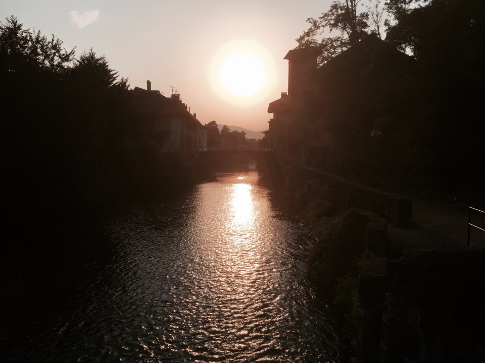 St-Jean-Pied-de-Port - cool waters of the Nive