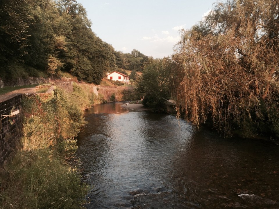 St-Jean-Pied-de-Port - cool waters of the Nive 2