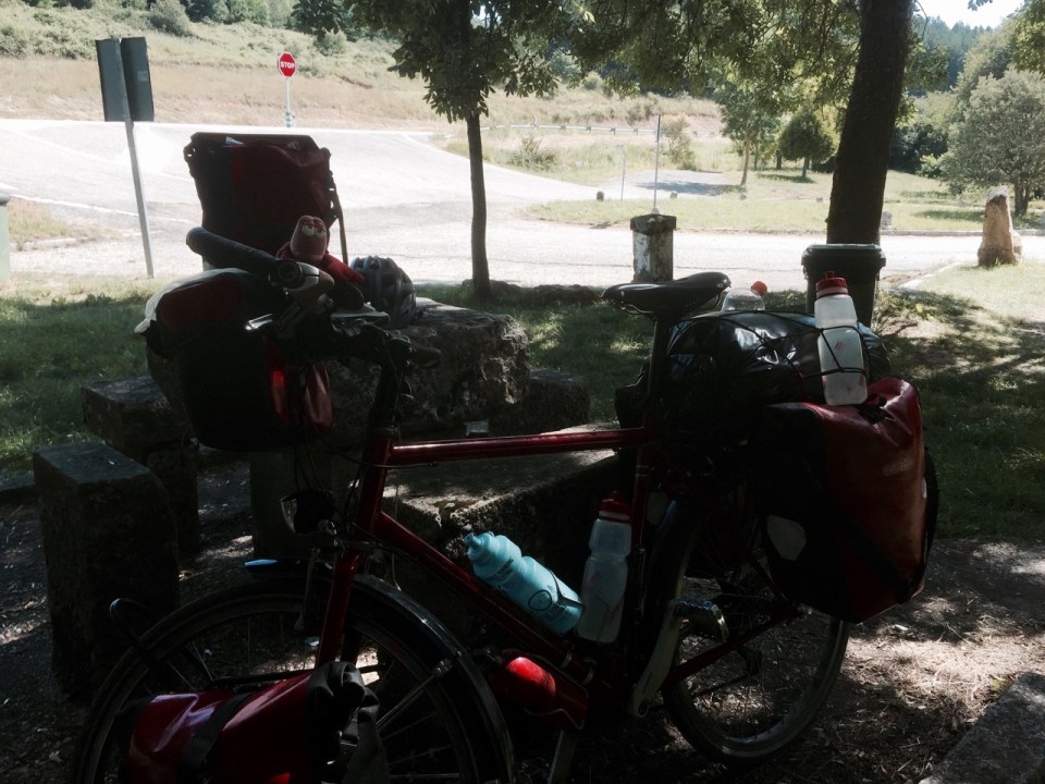 Break after a long climb to Arlanzon