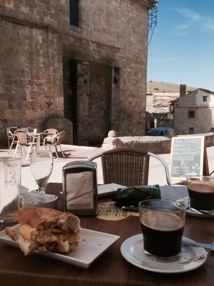 Early lunch break on Hontanos