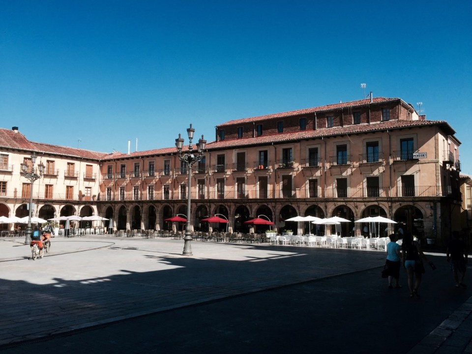 One of the many plazas in Leon