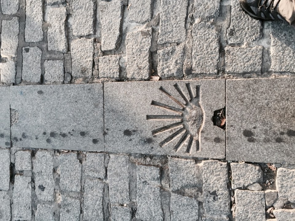 Pilgrim shell sign for Camino trail