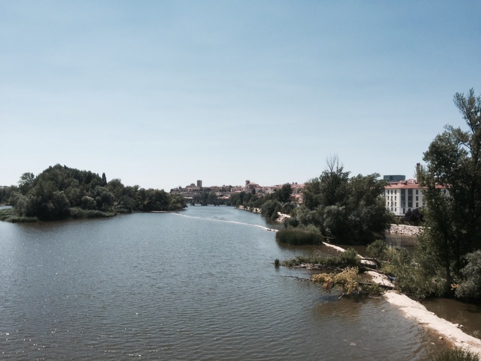 Crossing the Rio Duero in Zamora - the first time