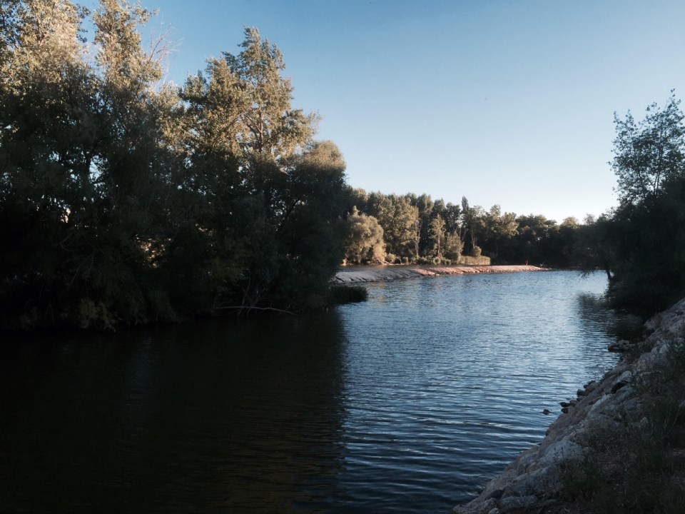 Walk back along river in Zamora