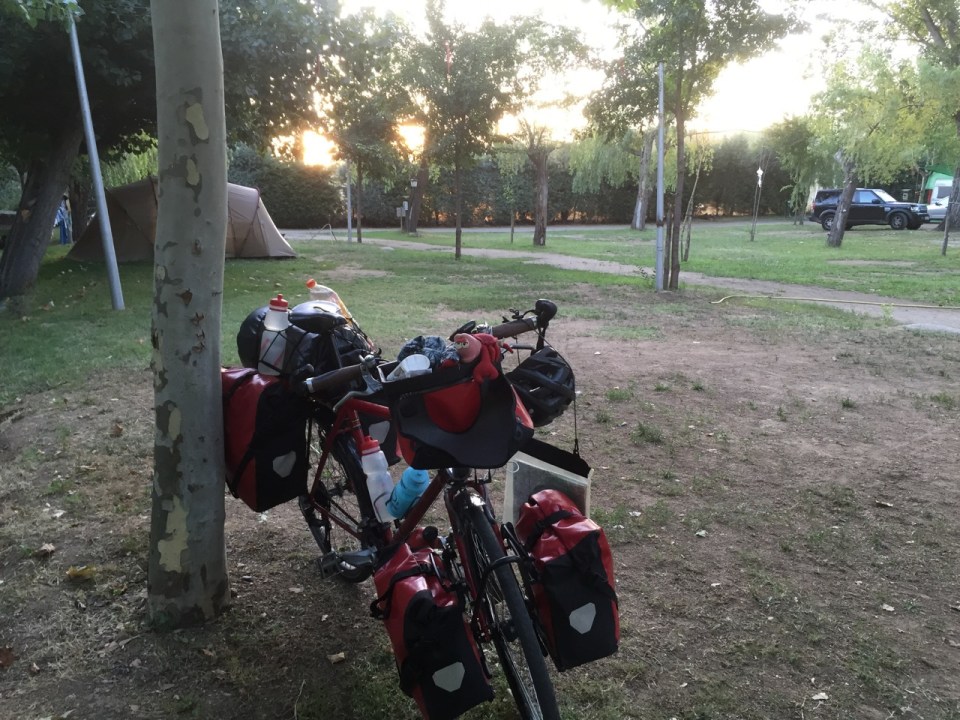 Morning Smaug; La Chopera campsite, Plasencia