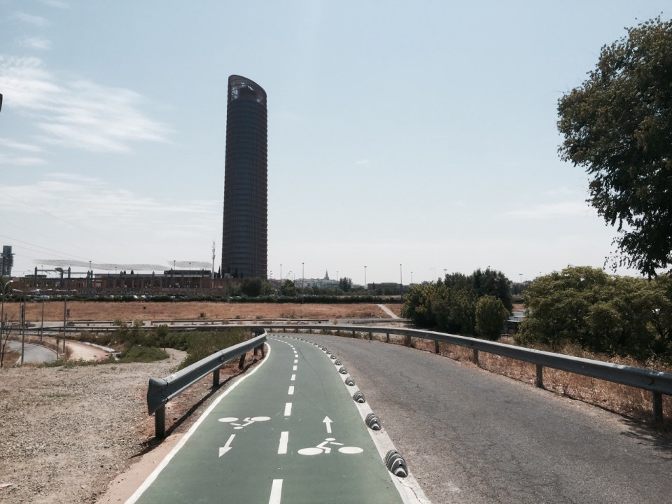 Arriving outskirts of Seville, complicated route into city