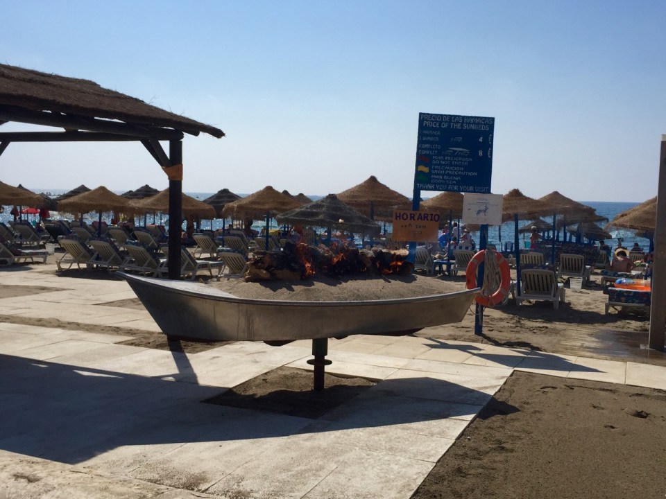 Burning boat; used for cooking sardines