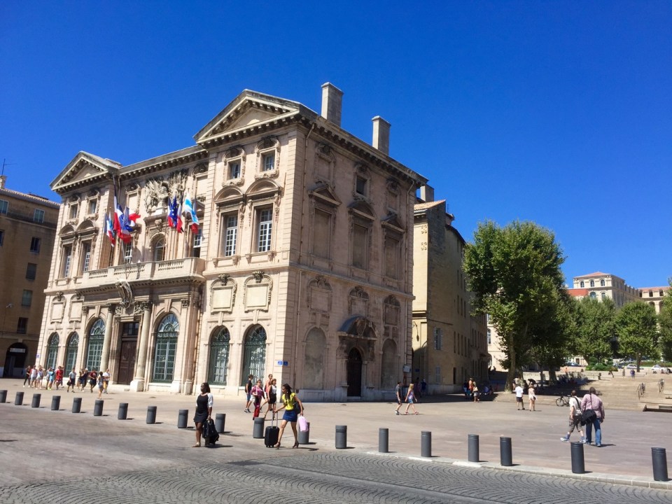 Flags out - Vieux Port