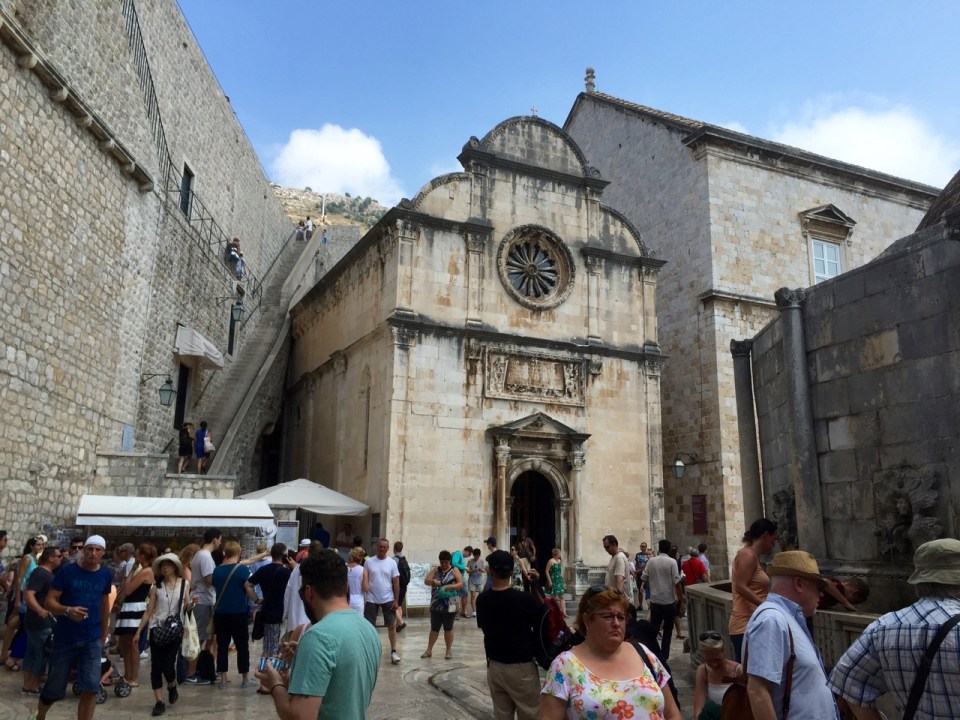 Square near Big Onofrio's fountain