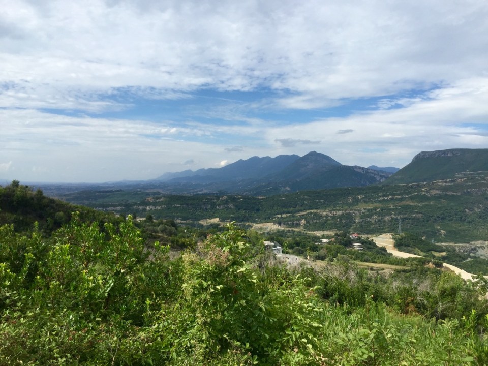 Starting up a long climb over to Elbasan