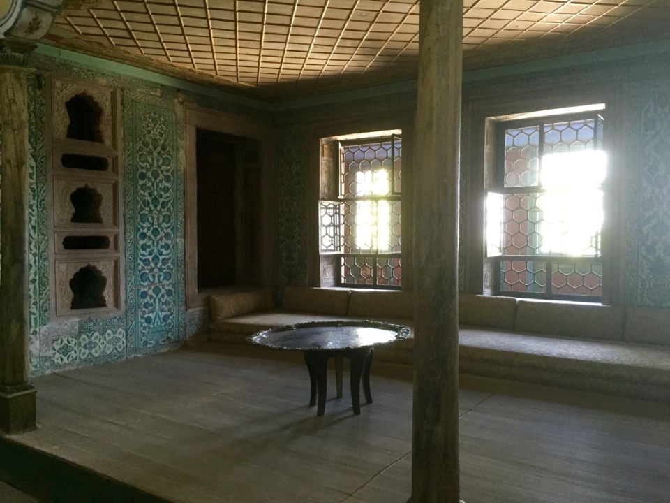 Harem tea chamber