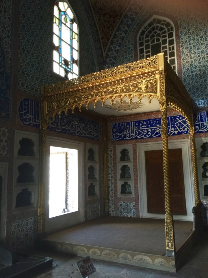 Harem bed chamber