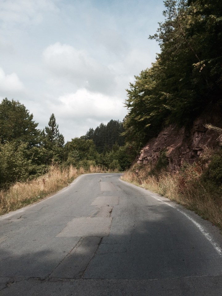 Road continues to rise, with quite a lot of traffic in places