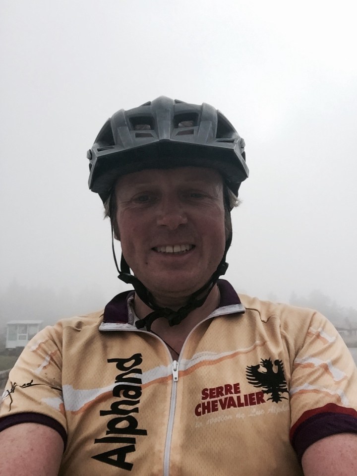 I'm a little tired after climbing up to 1,350m