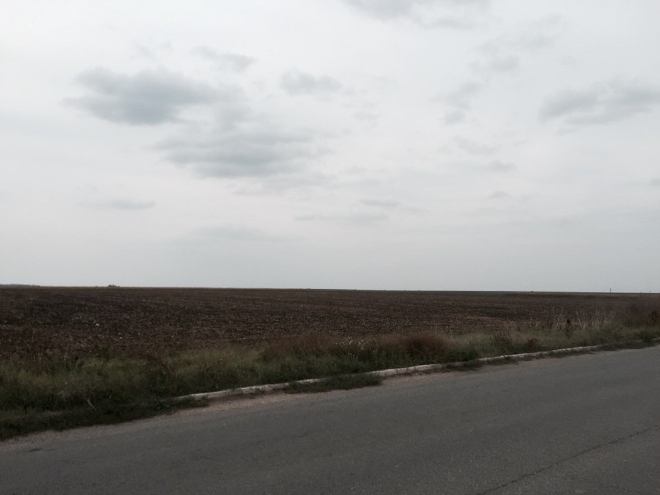Long ride crossing farmland to the Danube
