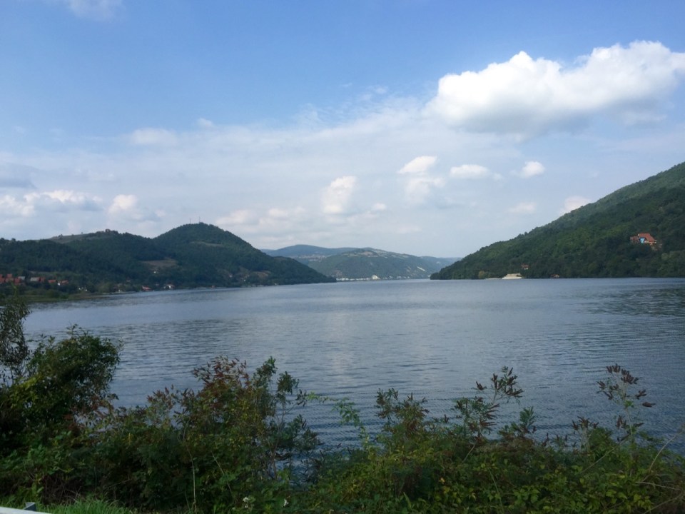 Daunbe widens near Donji Milanovic