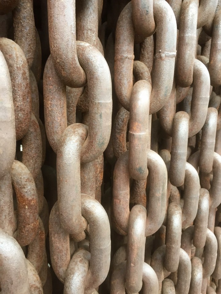 Iron links, House of Terror