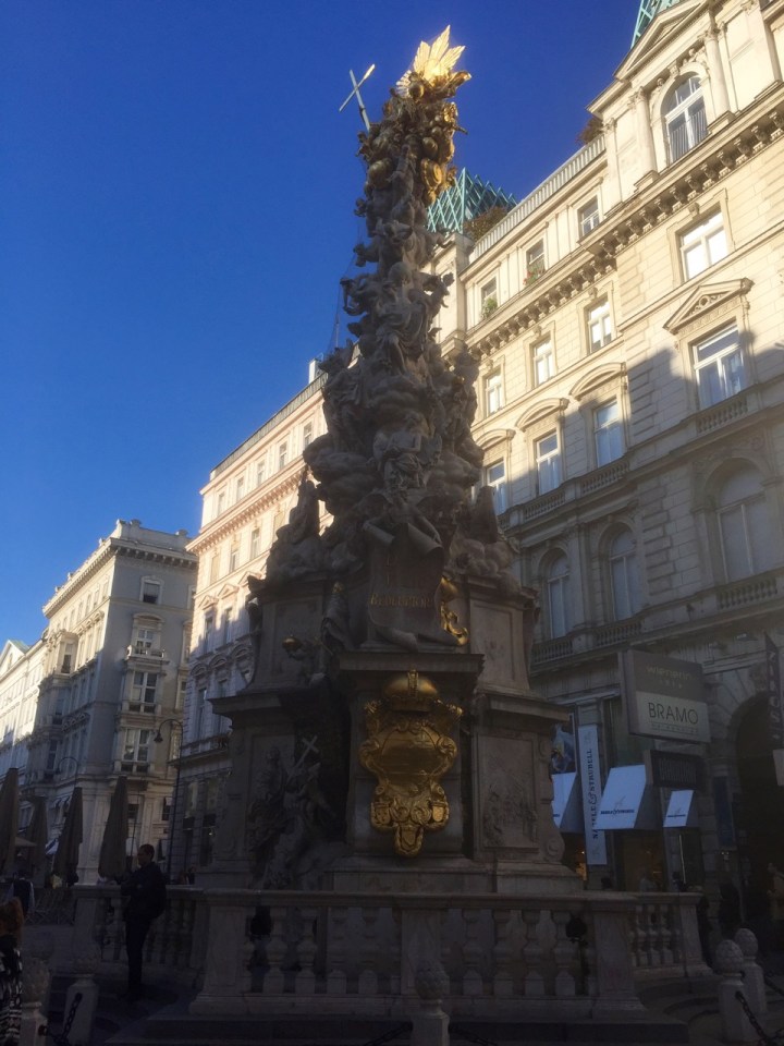 Golden statue, Vienna