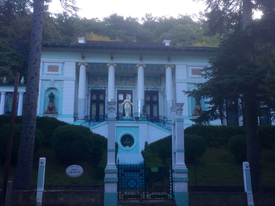 Eccentric building on my way to route West from campsite