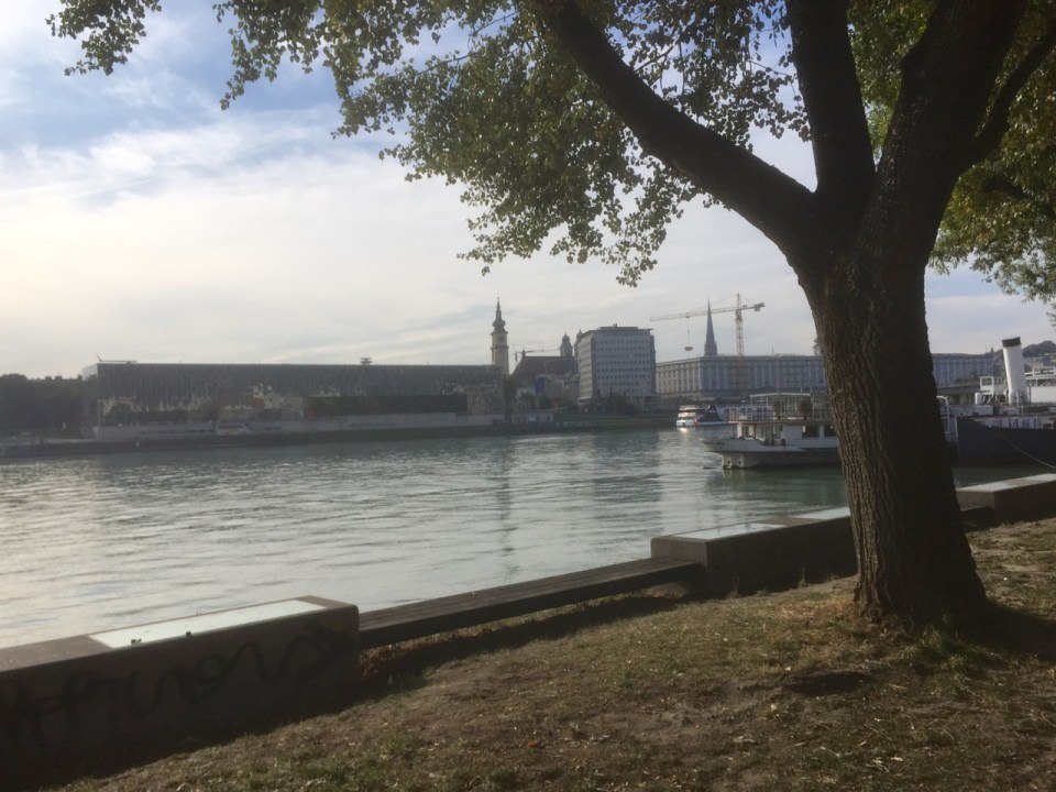 Arrive in Linz, not stopping, had to avoid lots of glass