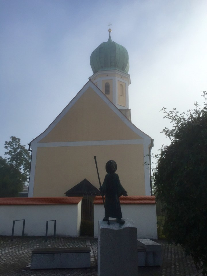 Statue an church in Kelheimwinzer, Bavaria