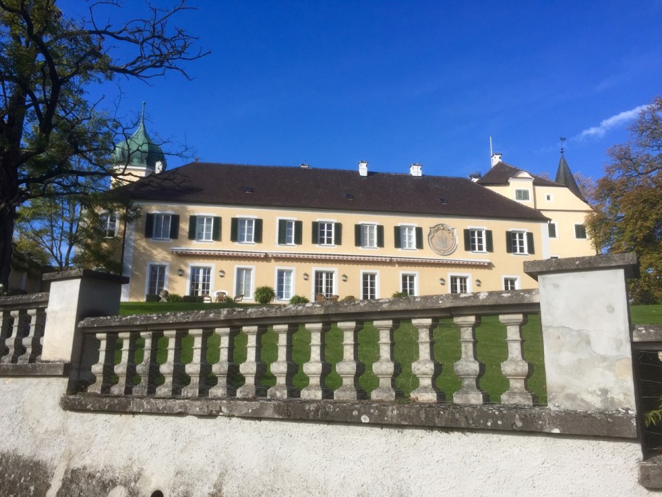 Impressive building in Rennertshofen