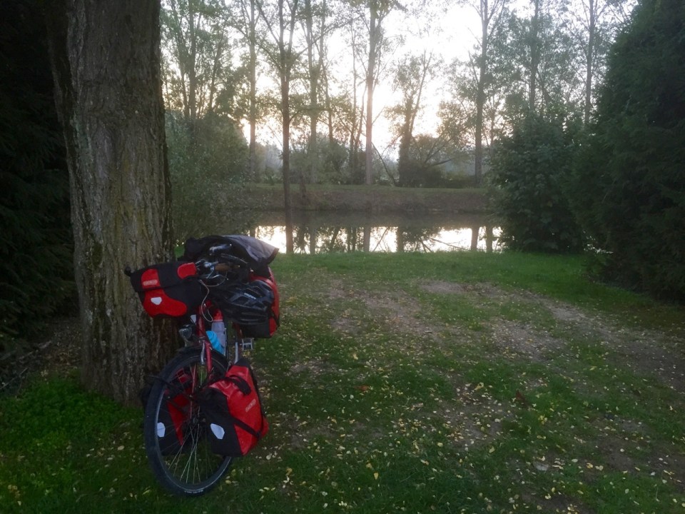 Smaug ready to go in Verdun, after packing up a wet tent...again