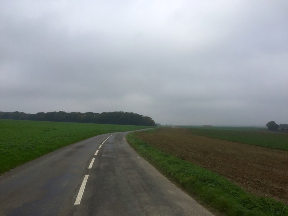 Quiet roads, but cold and grey, near Saint-Just-en-Chaussée