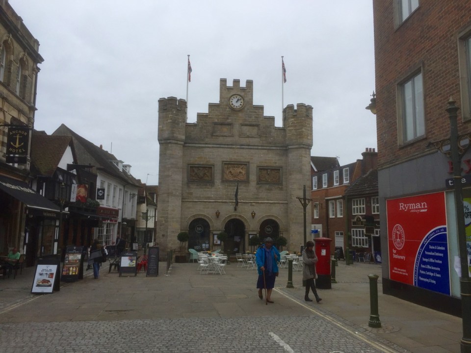 Pause for lunch in Horsham