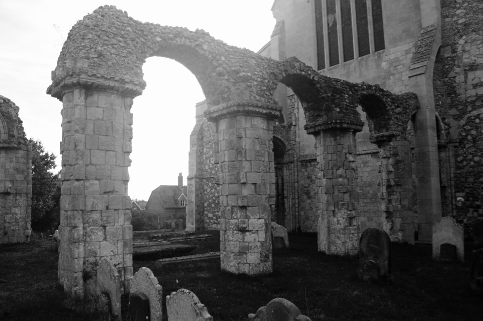 Spooky Orford church yard