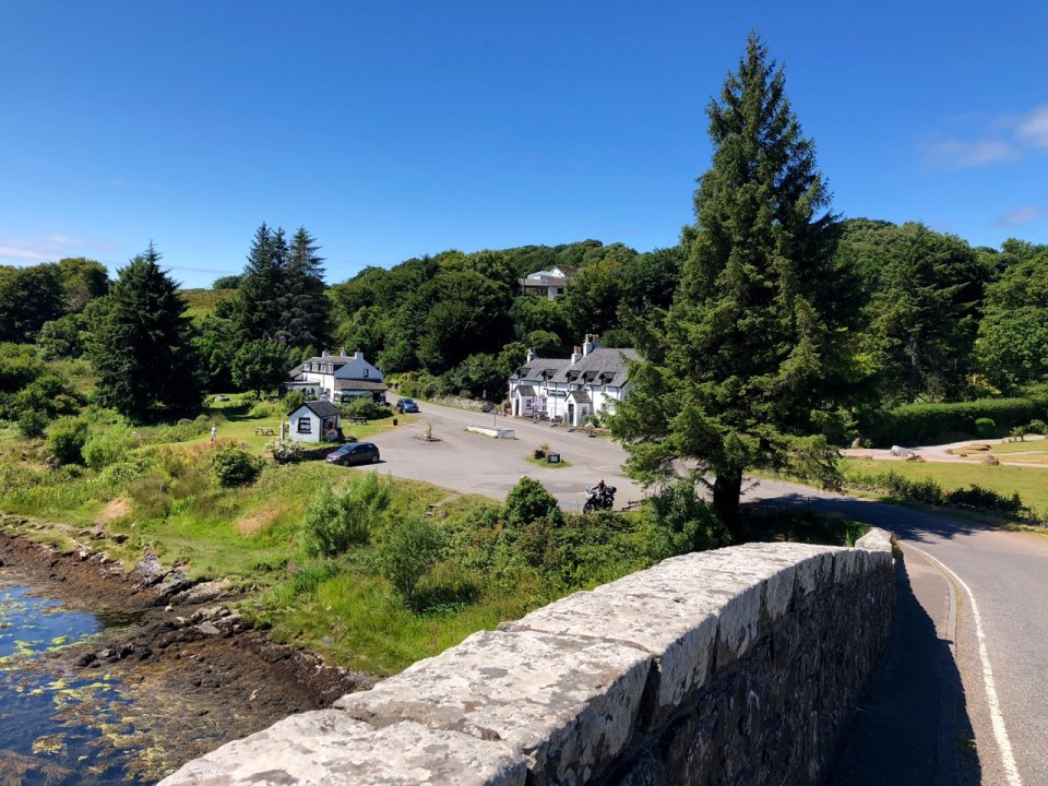 Tigh-An-Truish Pub - lunch stop