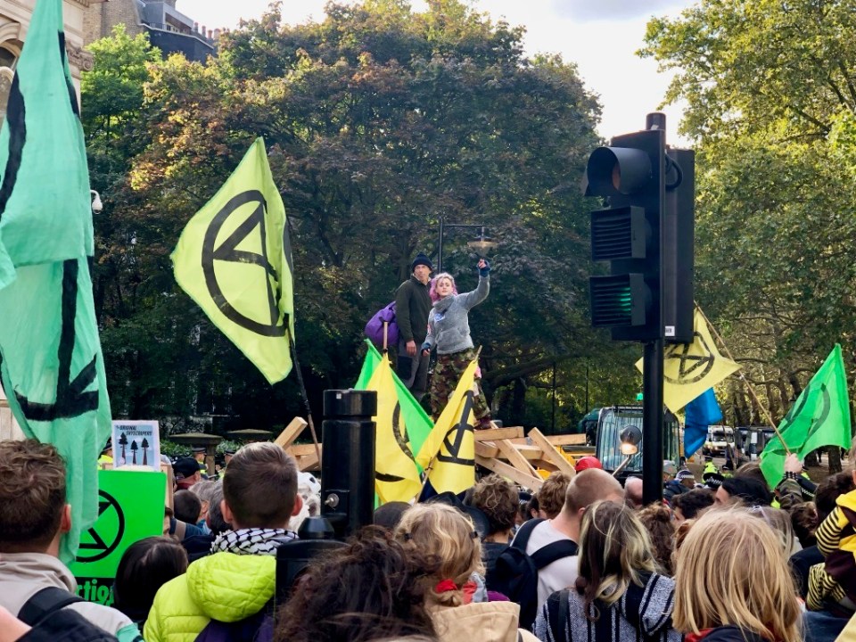Police move in on Da Vinci Bridge